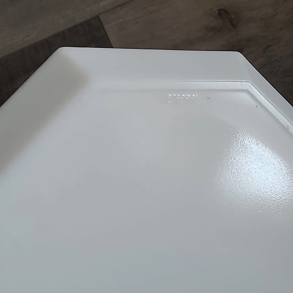 Vintage Large  9" Octagonal Arcopal Salad Bowl - White - Picture 3 of 5